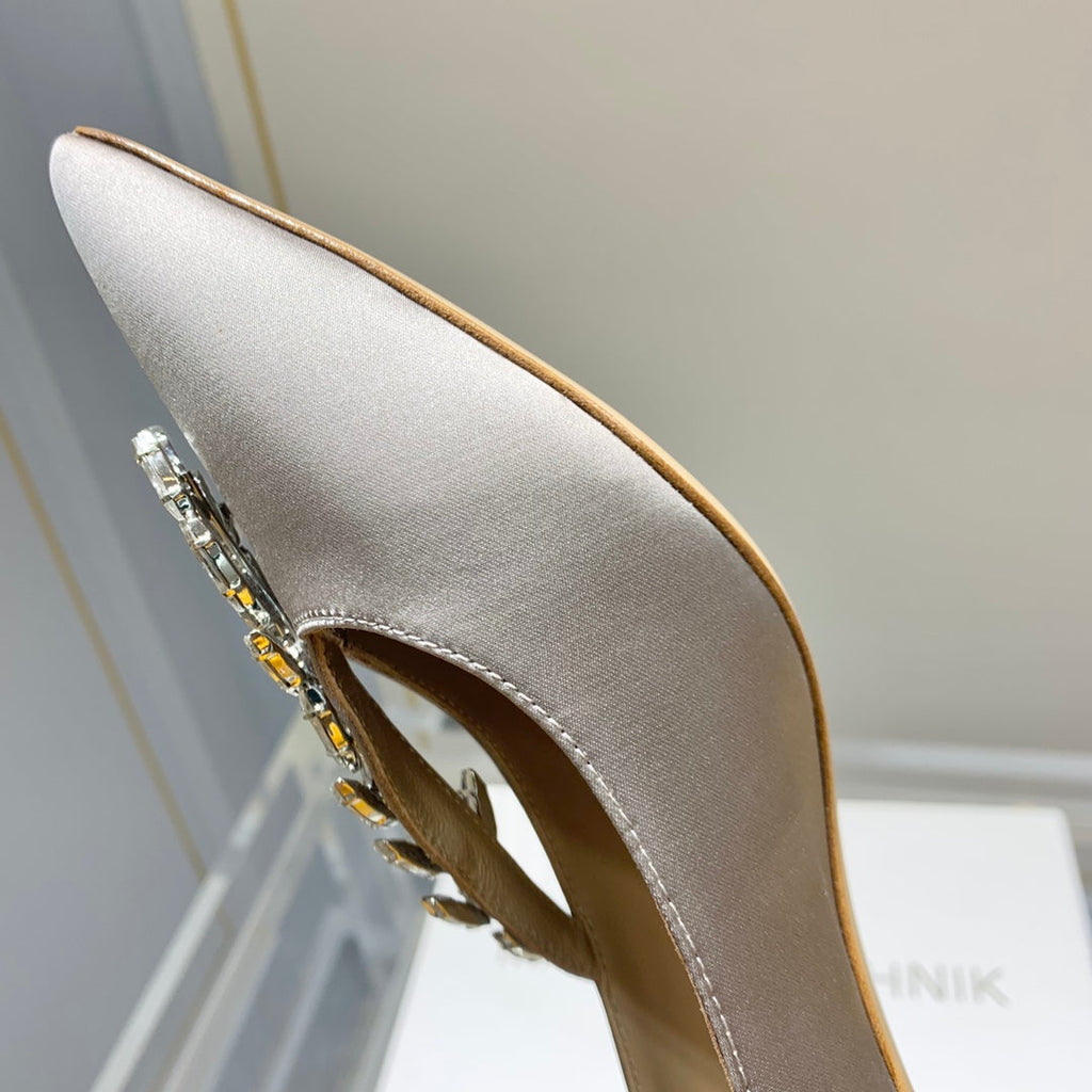 Manolo Wheat Ear Rhinestone High Heels Pumps Grey Silk Fabric 327447
