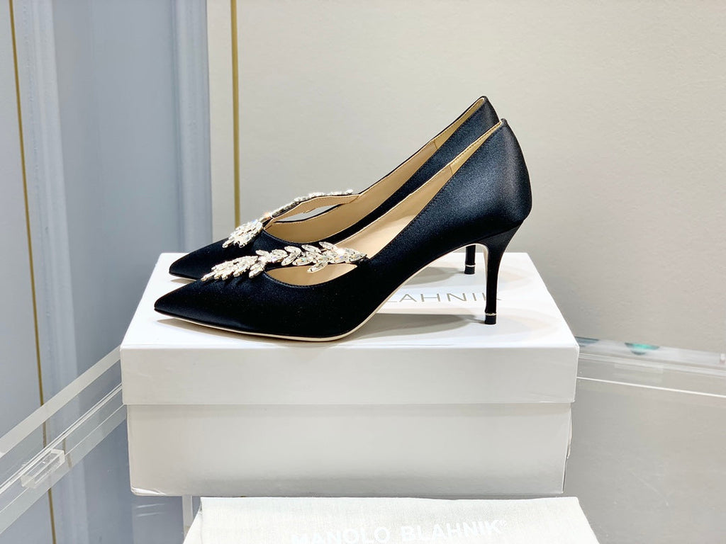 Manolo Wheat Ear Rhinestone High Heels Pumps Black Silk Fabric 327446