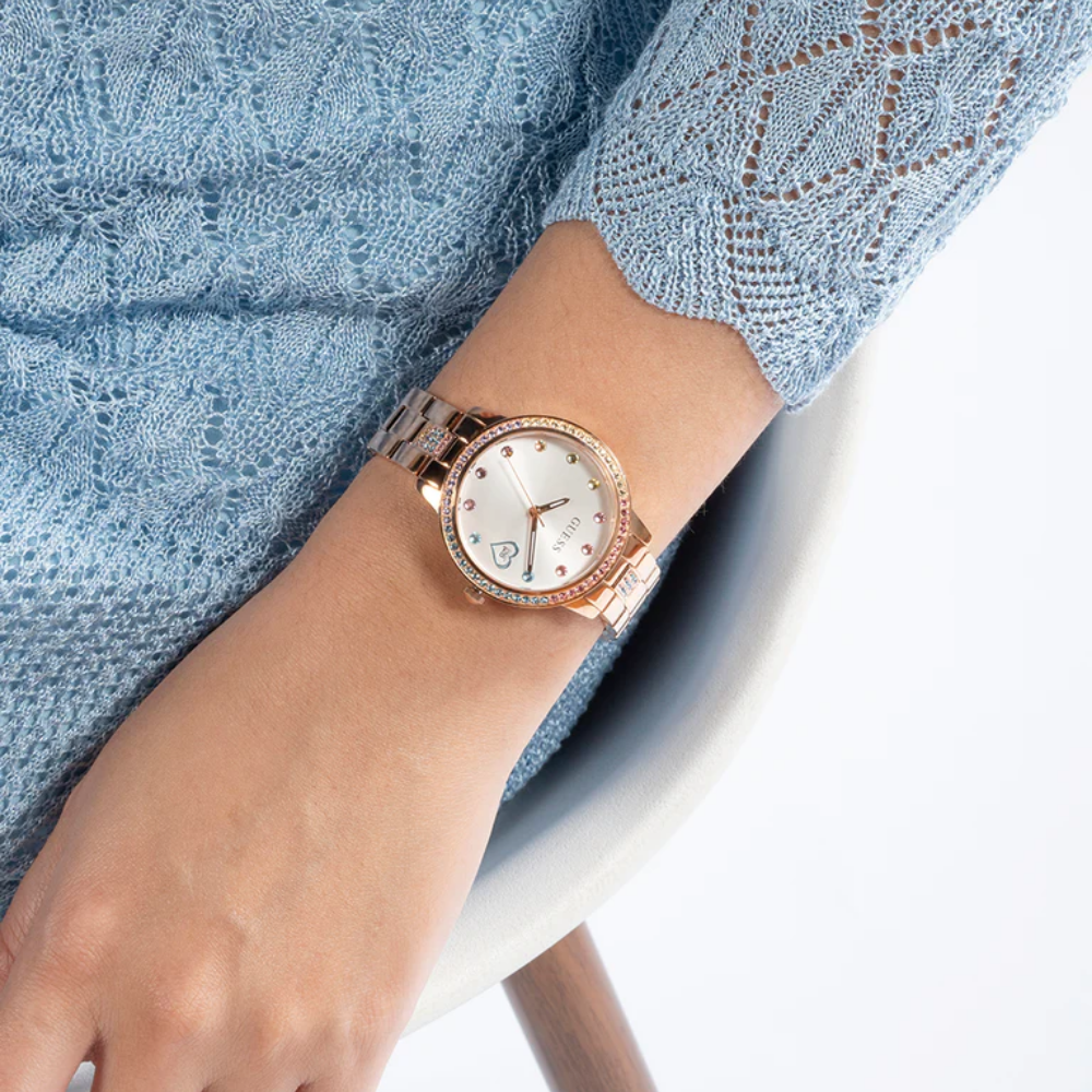 Guess Silver Dial Rose Gold Stainless Steel Strap Women Watch GW0657L3