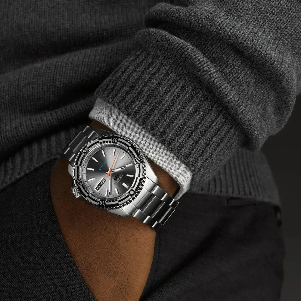 Seiko 5 Silver Dial Stainless Steel Strap Men Watch SRPK09K1P