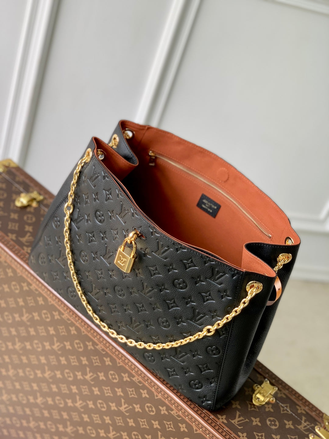 Anytime 42cm Tote Bag Black Gold Empreinte leather 250554