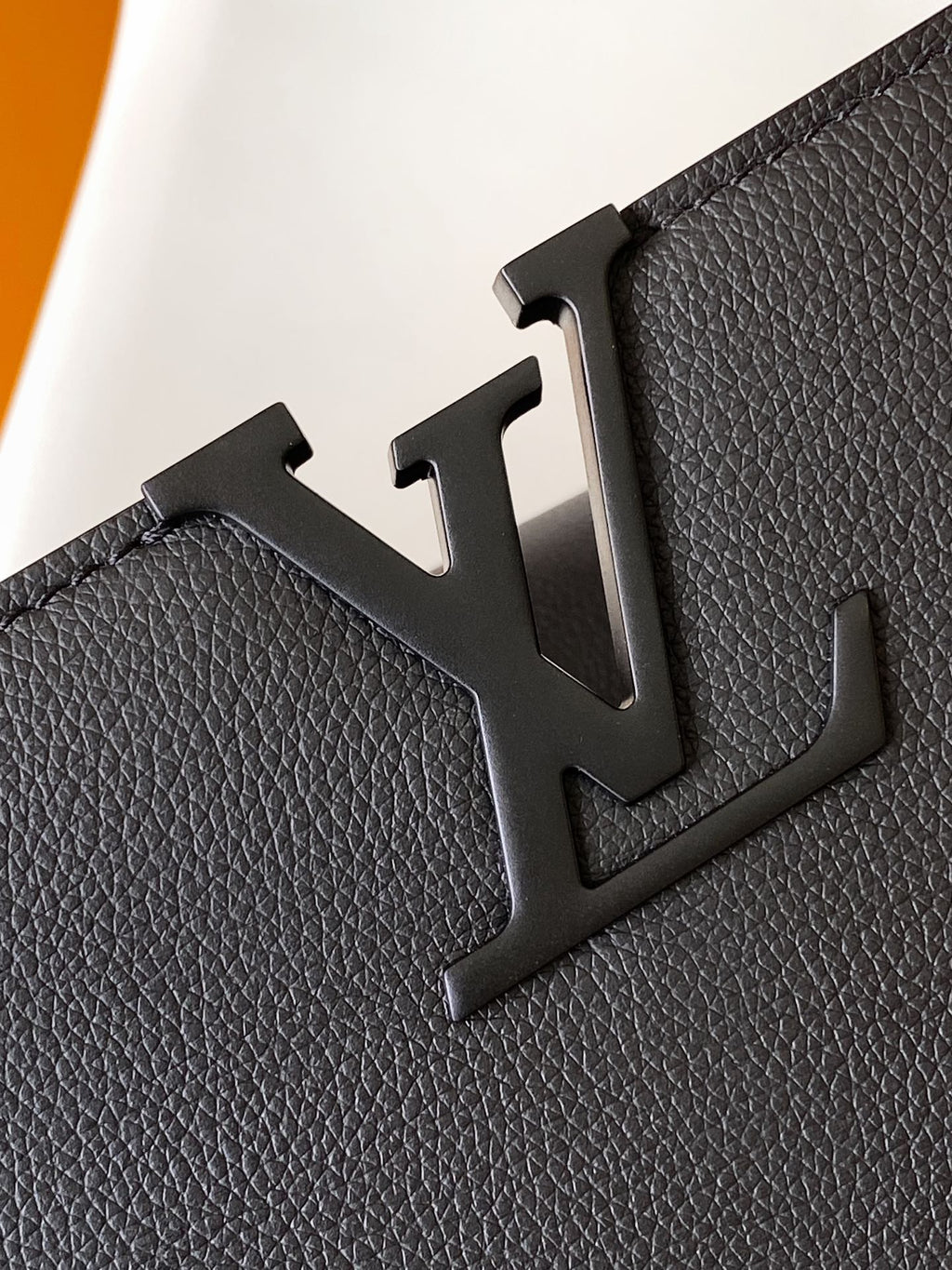 CAPUCINES GM 38CM ALL  BLACK TAURILLON LEATHER 252015