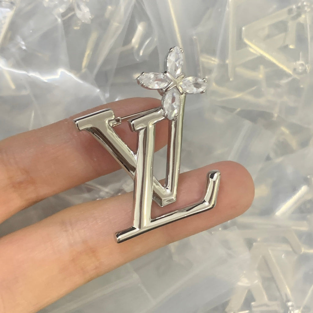 LV Brooch 198611