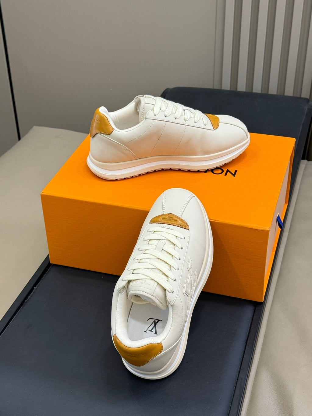 LV 25 Buttersoft Sneaker White Lambskin 333490